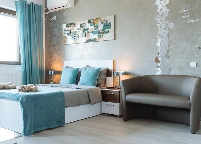 Tres Chic Double Sized Apartment Bucharest