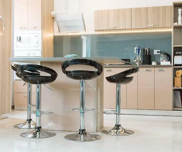 Tres Chic Double Sized * Bukurešť