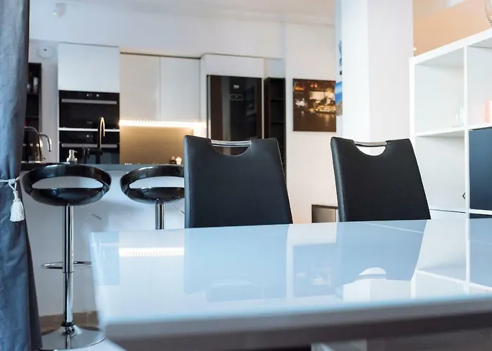 Tres Chic Double Sized