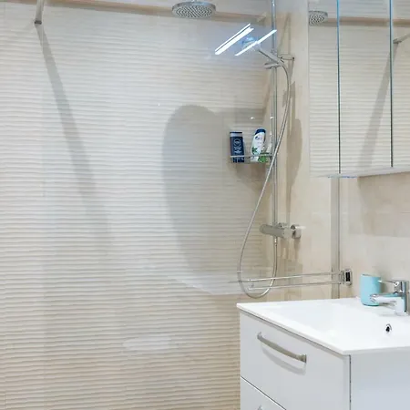 Tres Chic Double Sized Apartment *