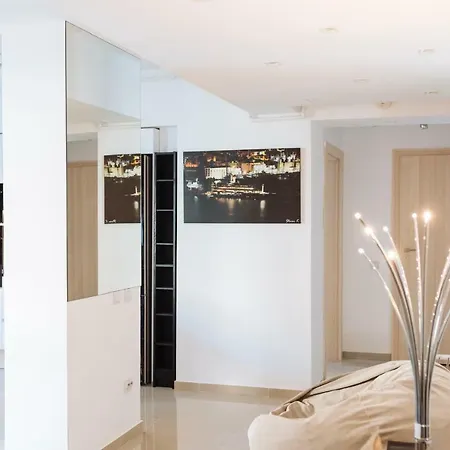 Tres Chic Double Sized * Bukareszt