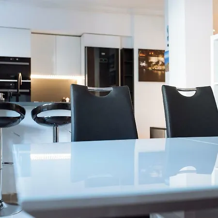 Tres Chic Double Sized