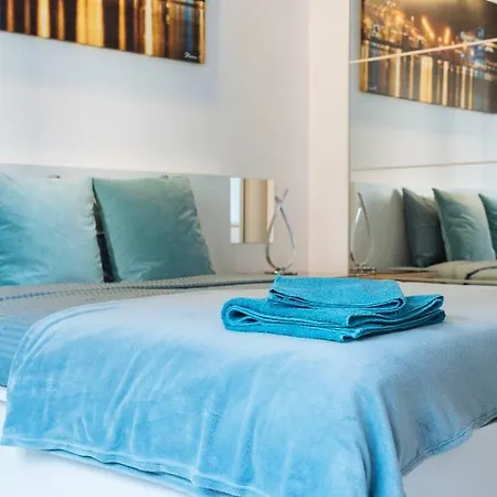 Tres Chic Double Sized Bucureşti