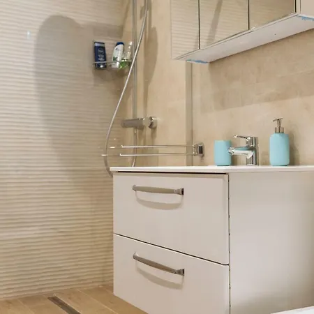 Apartment Tres Chic Double Sized Bucharest