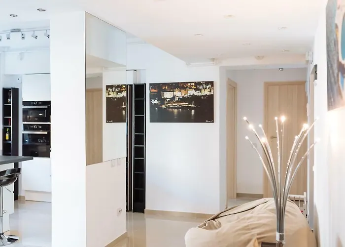 Tres Chic Double Sized * Bucureşti